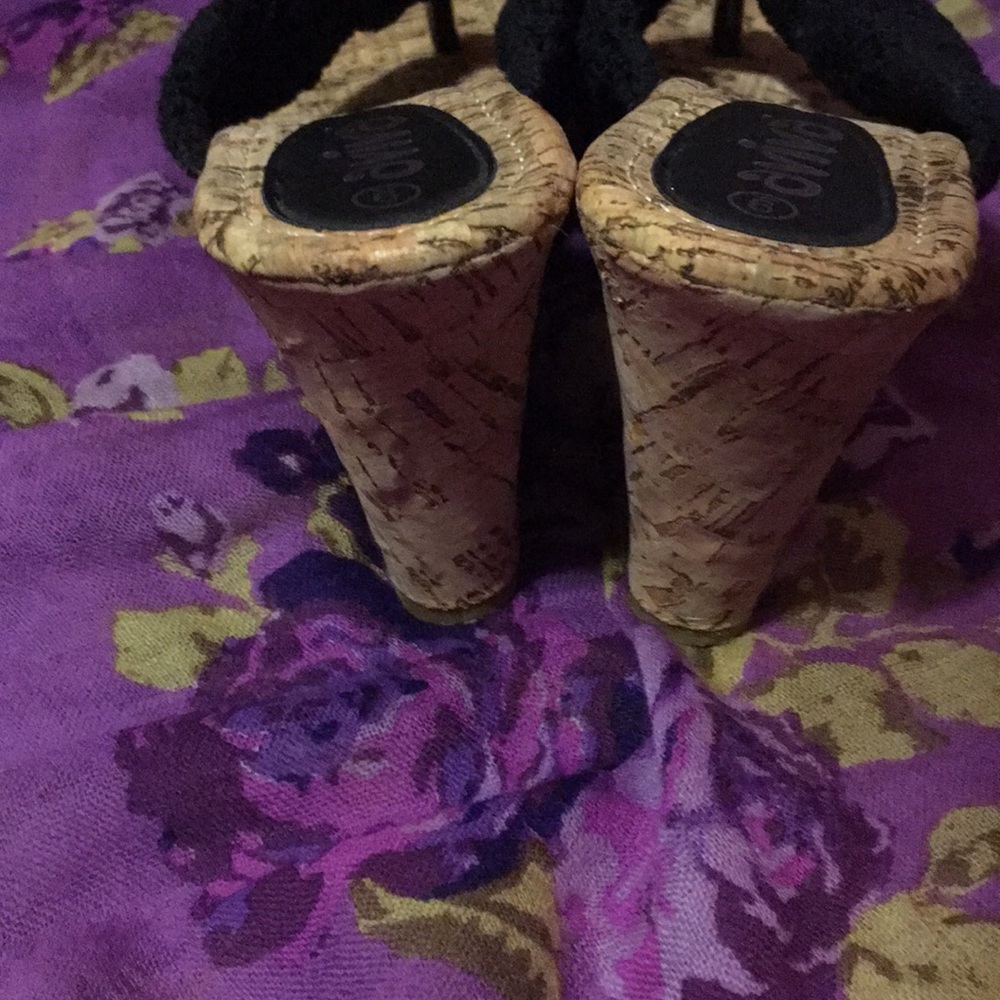 Sandals - Picture 4 of 4